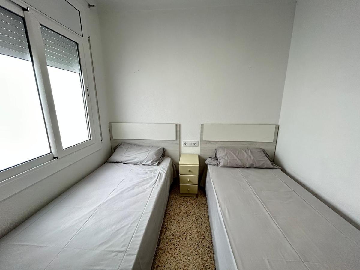Apartamentos Playa La Perola Roses Luaran gambar